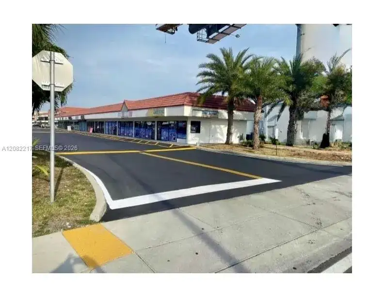 10550 NW 77th Ct, Hialeah Gardens FL 33016 photo 3