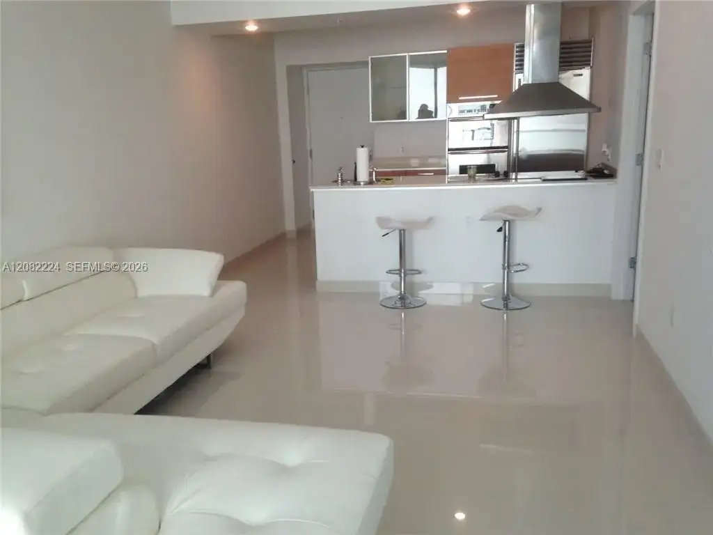 218 SE 14th St # 2108, Miami FL 33131 photo 4