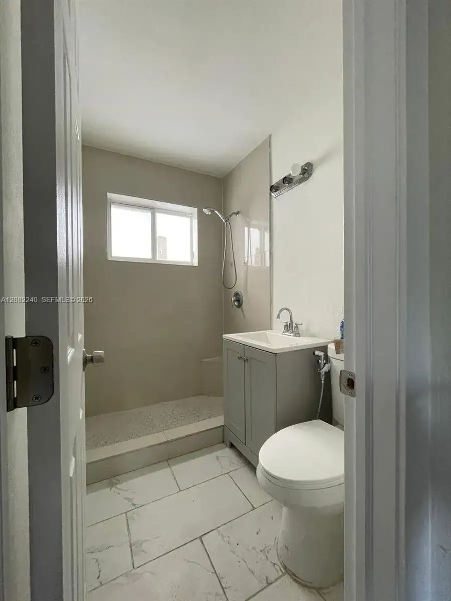 2142 NW 27th St # 2142, Miami FL 33142 photo 3
