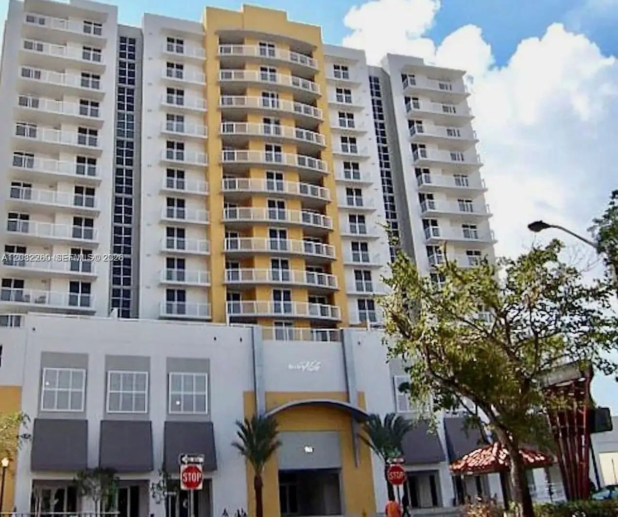 900 SW 8th St # 808, Miami FL 33130