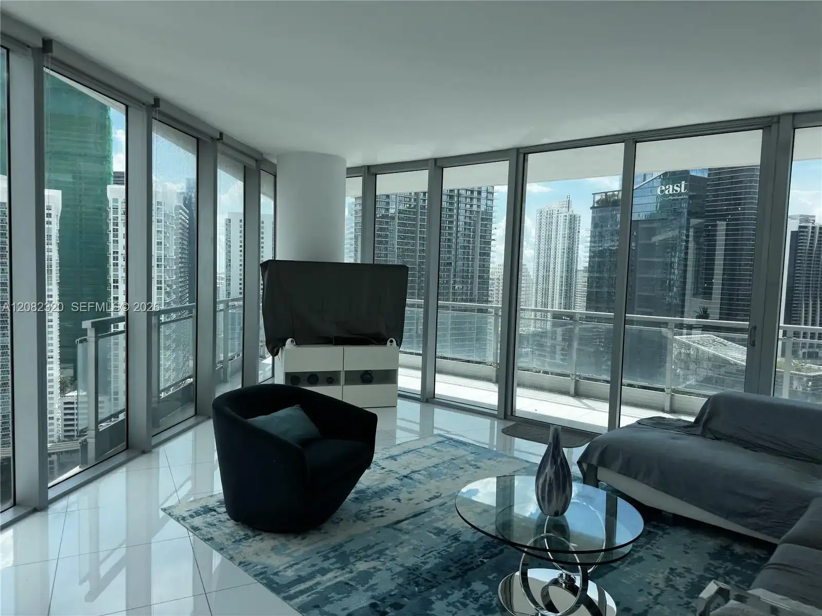 92 SW 3rd St # 3501, Miami FL 33130