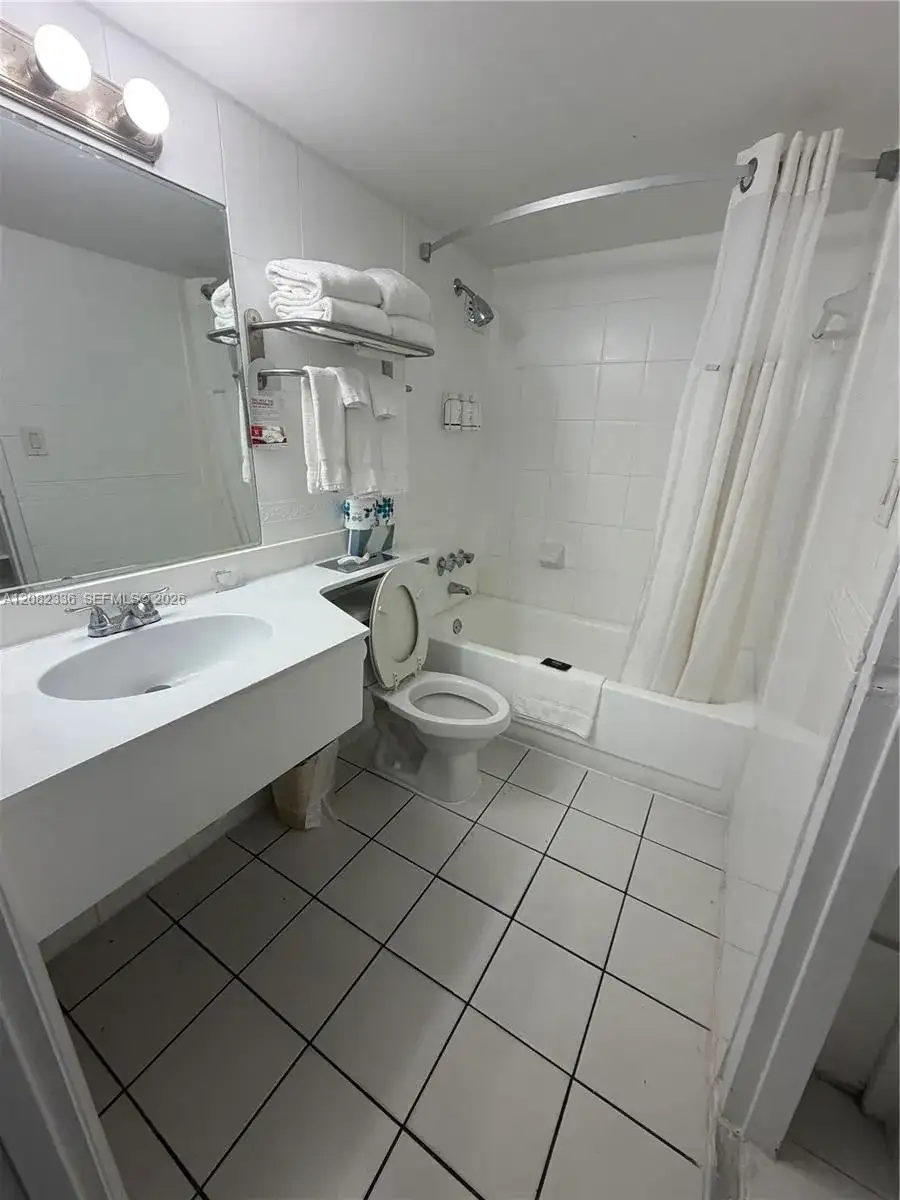 19201 Collins Ave # 943, Sunny Isles Beach FL 33160 photo 3