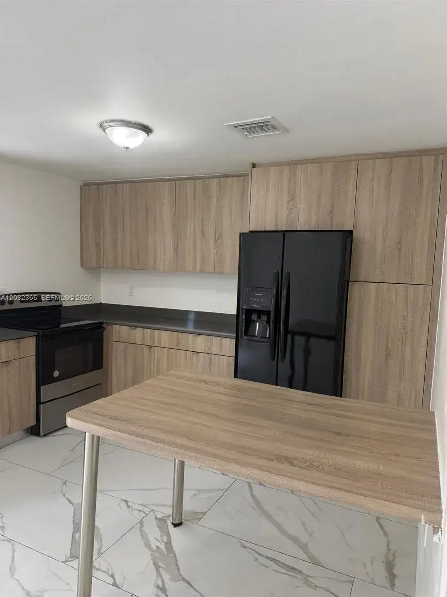2542 NE 182nd St # 2542, North Miami Beach FL 33160 photo 3