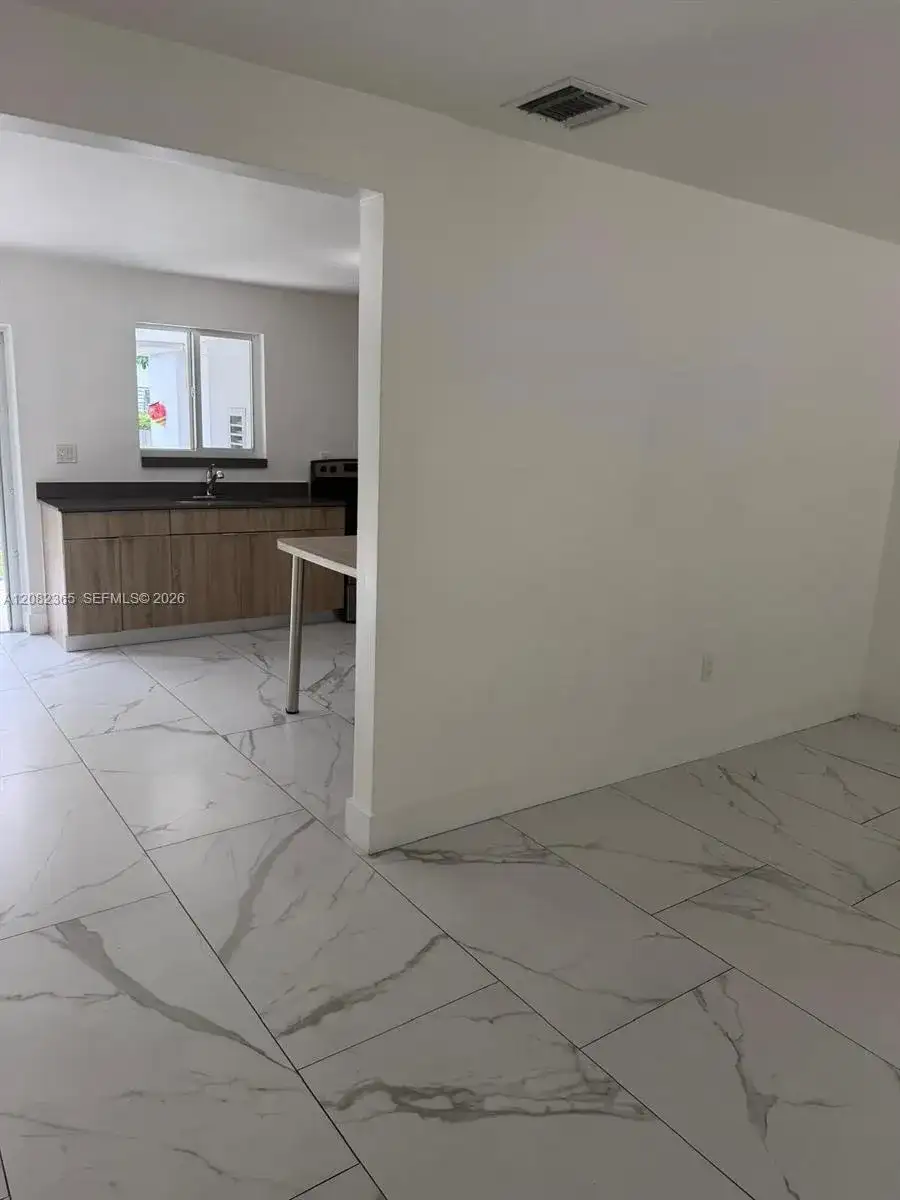 2542 NE 182nd St # 2542, North Miami Beach FL 33160 photo 4