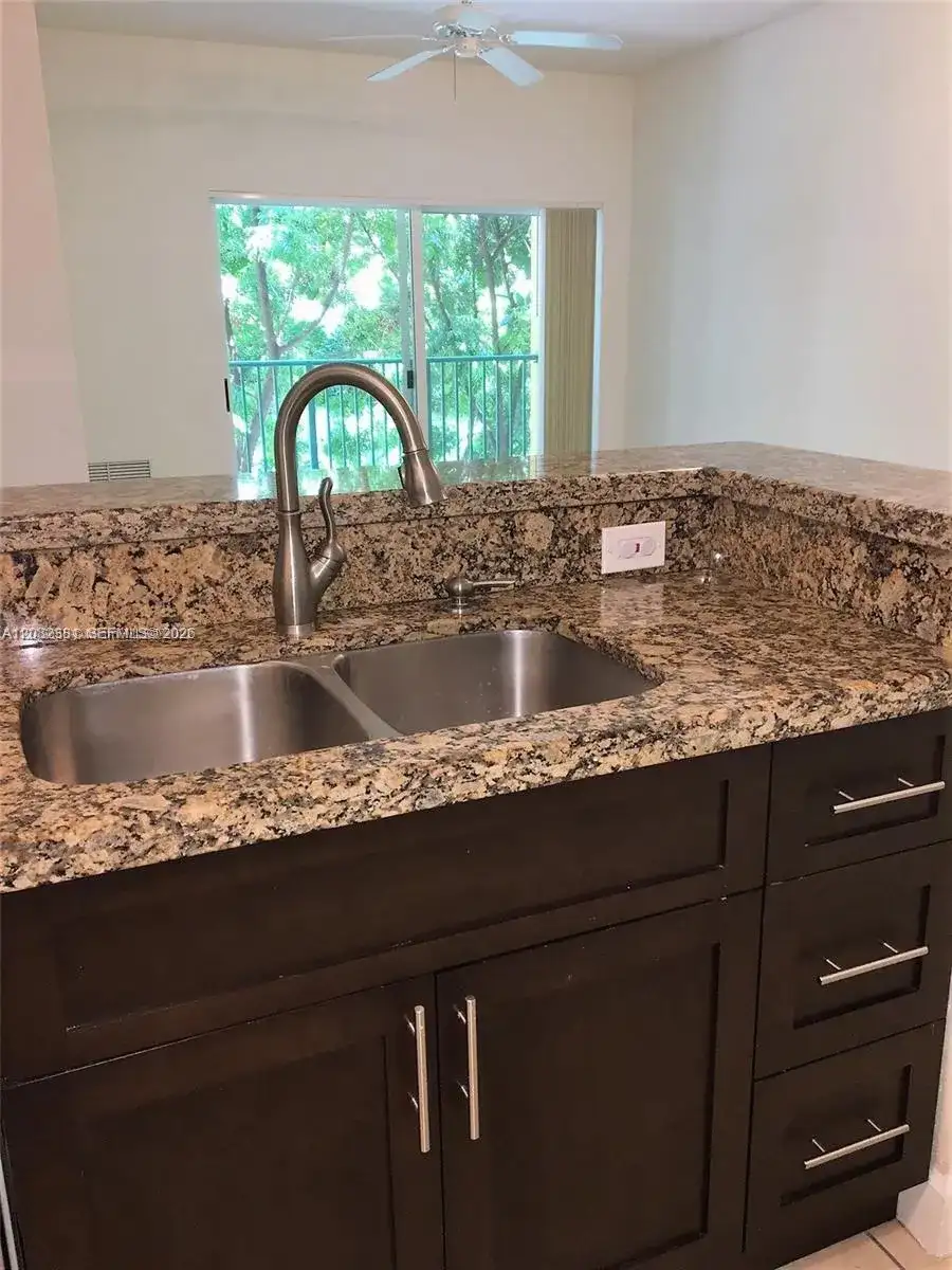 6001 SW 70 ST # 324, South Miami FL 33143 photo 3
