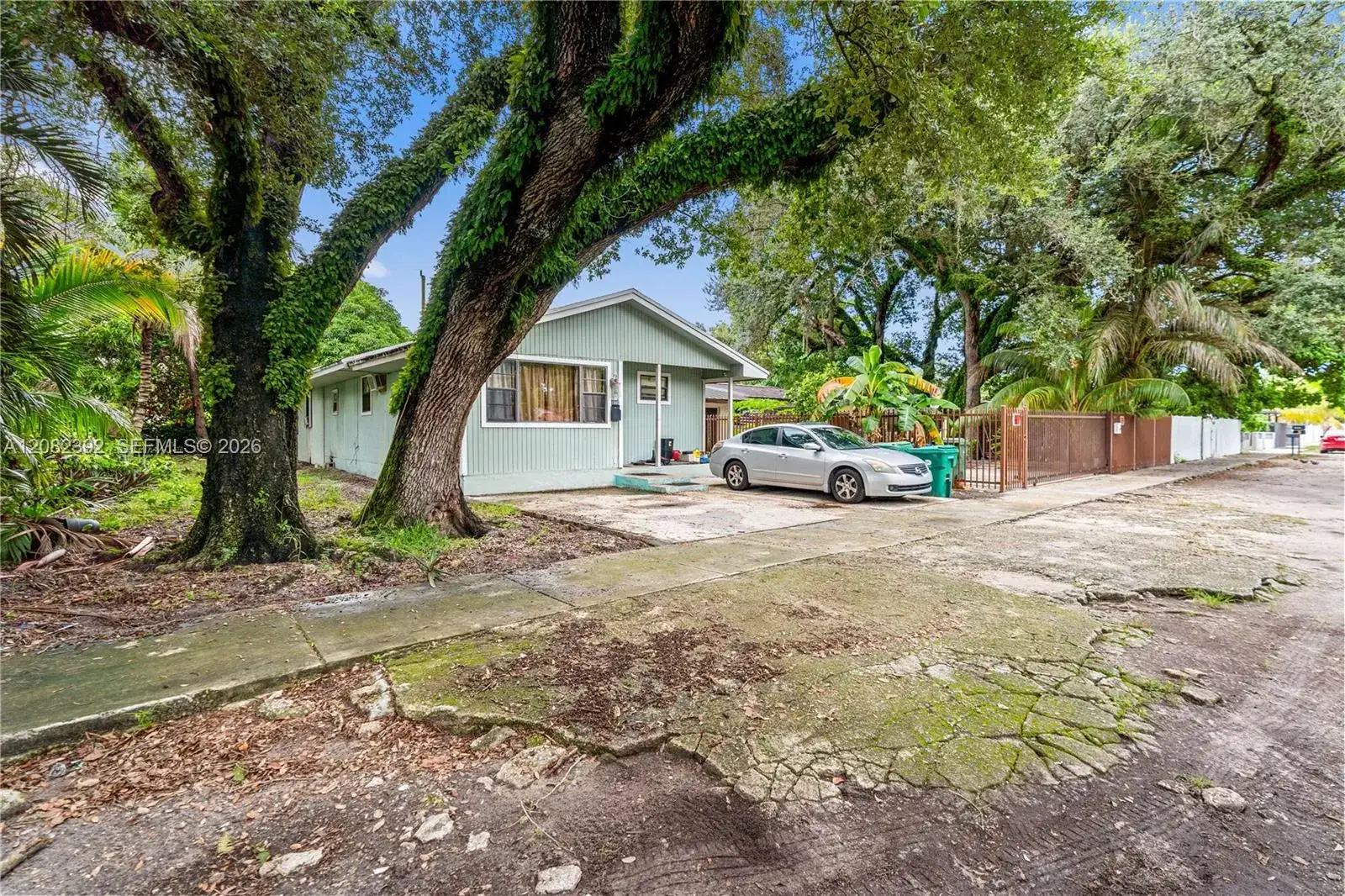 1885 NW 113th Ter, Miami FL 33167 photo 2