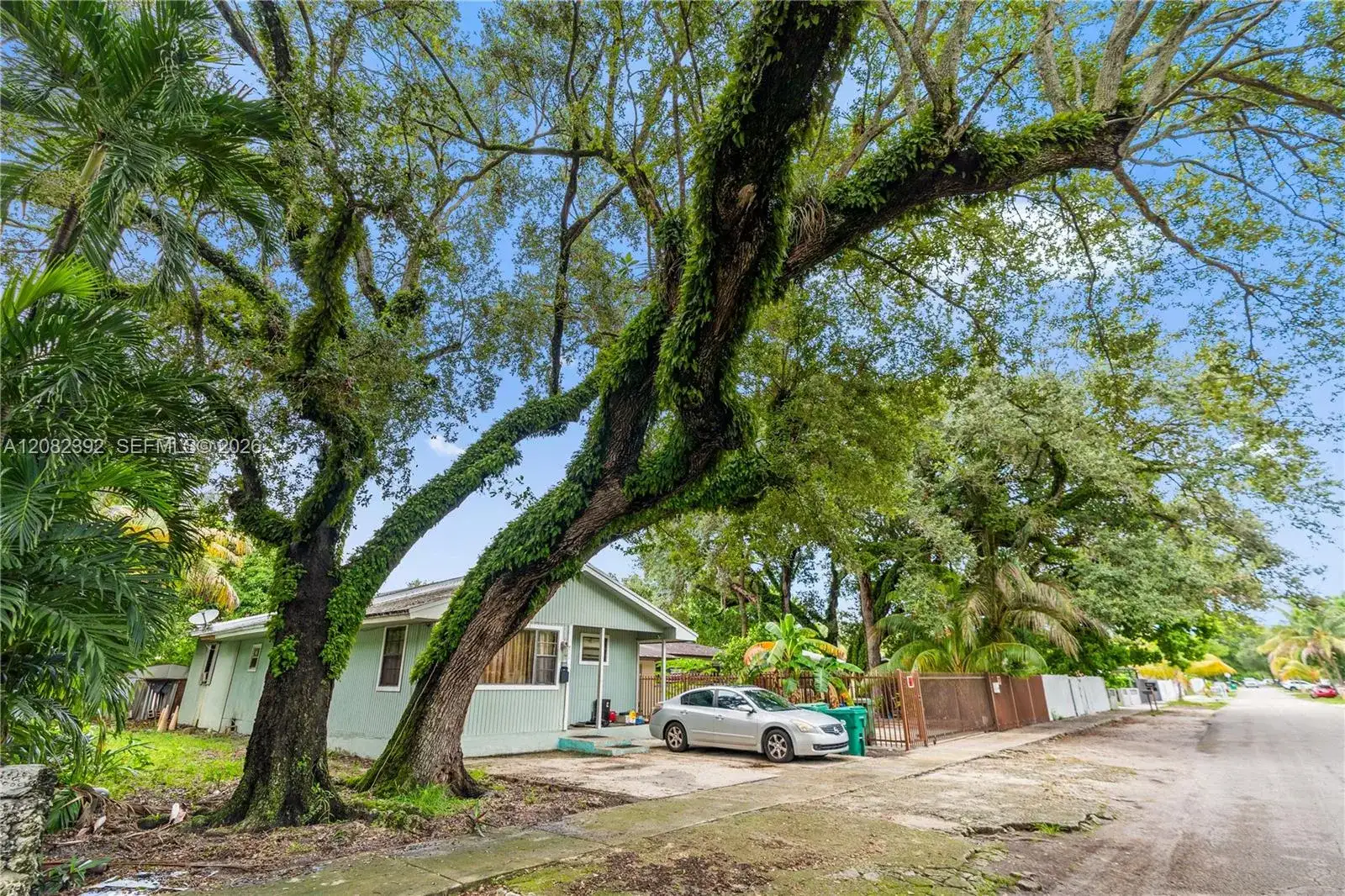 1885 NW 113th Ter, Miami FL 33167 photo 4