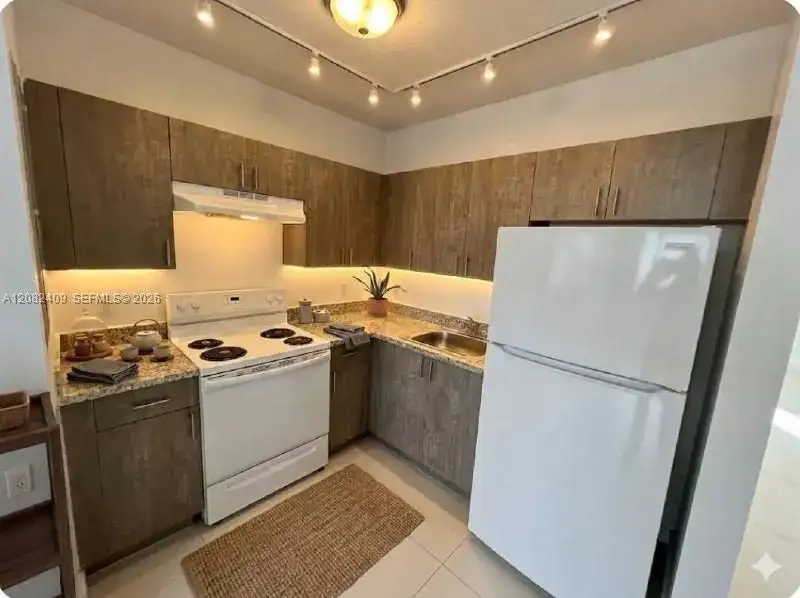 440 E 27th St # 206, Hialeah FL 33013 photo 4