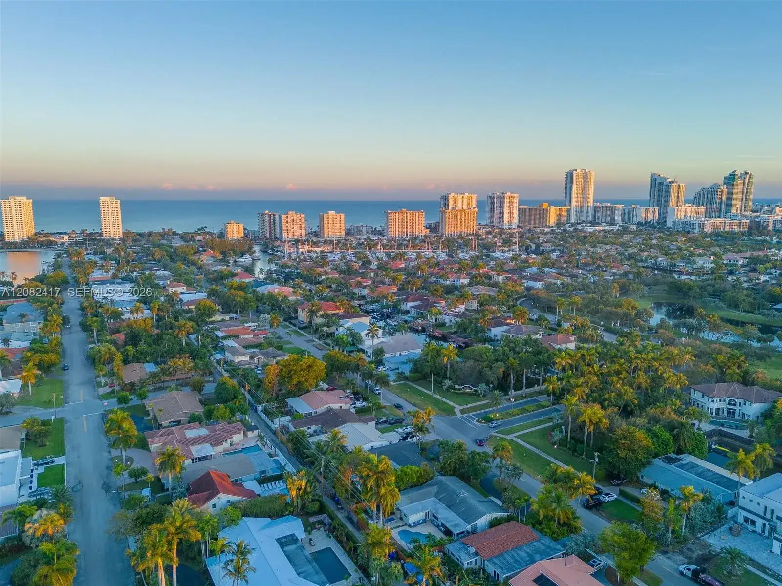 1025 Washington St, Hollywood FL 33019 photo 2