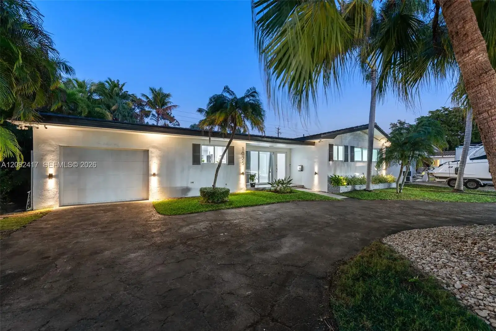 1025 Washington St, Hollywood FL 33019 photo 3