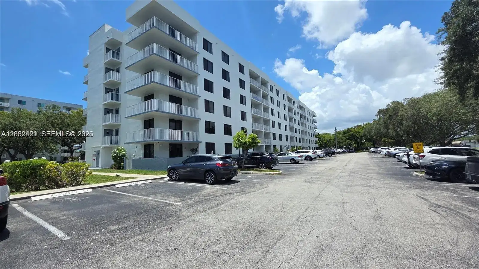 901 Hillcrest Dr # 215, Hollywood FL 33021