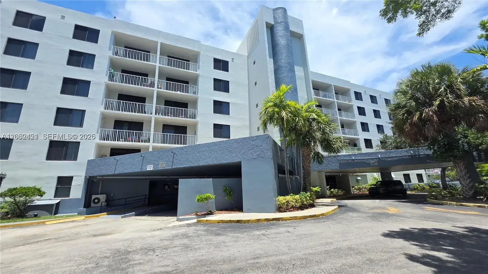 901 Hillcrest Dr # 215, Hollywood FL 33021 photo 3