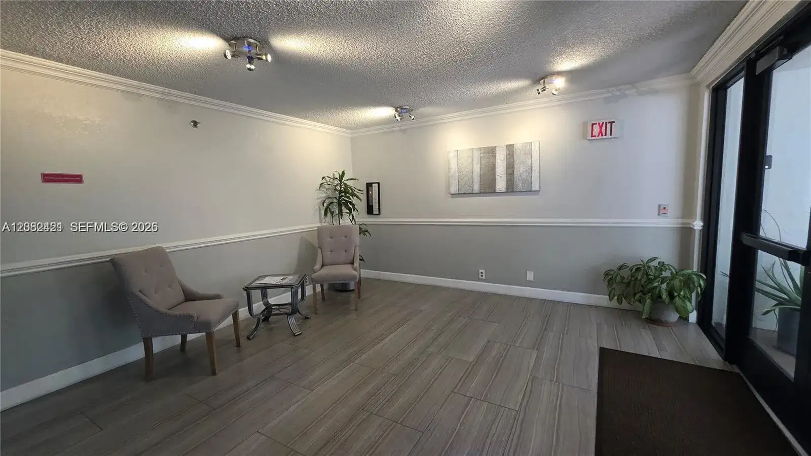 901 Hillcrest Dr # 215, Hollywood FL 33021 photo 4