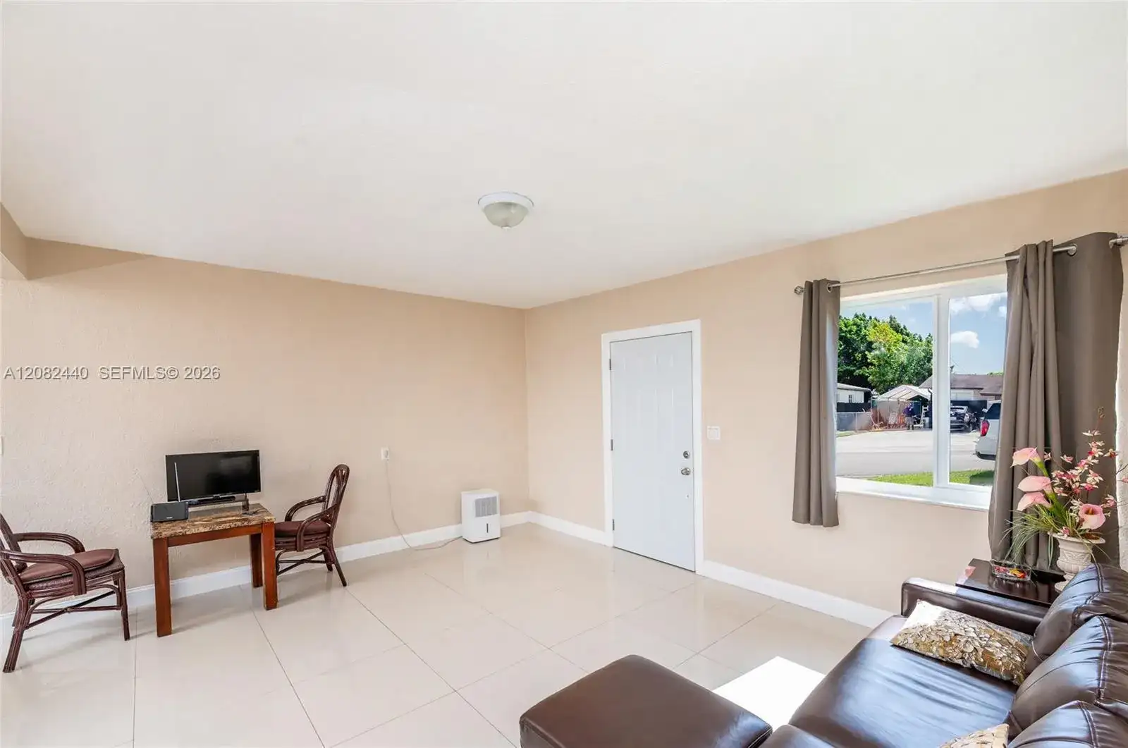 1020 SW 73rd Pl, Miami FL 33144 photo 3