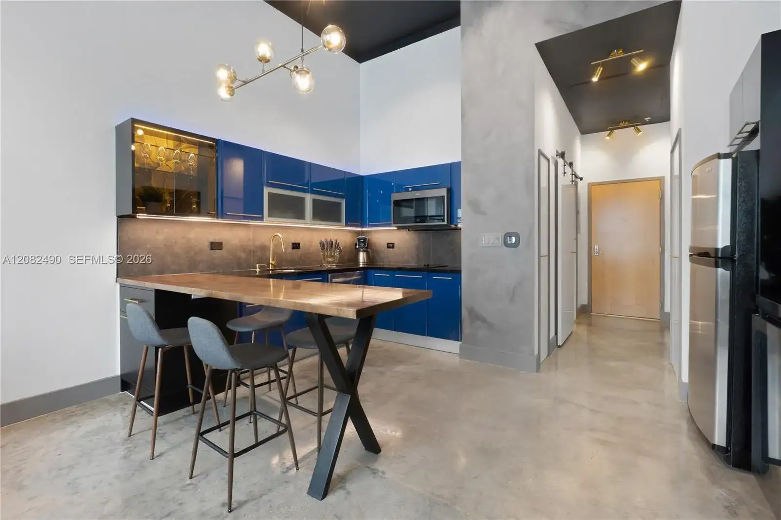 253 NE 2nd St # 314, Miami FL 33132 photo 4