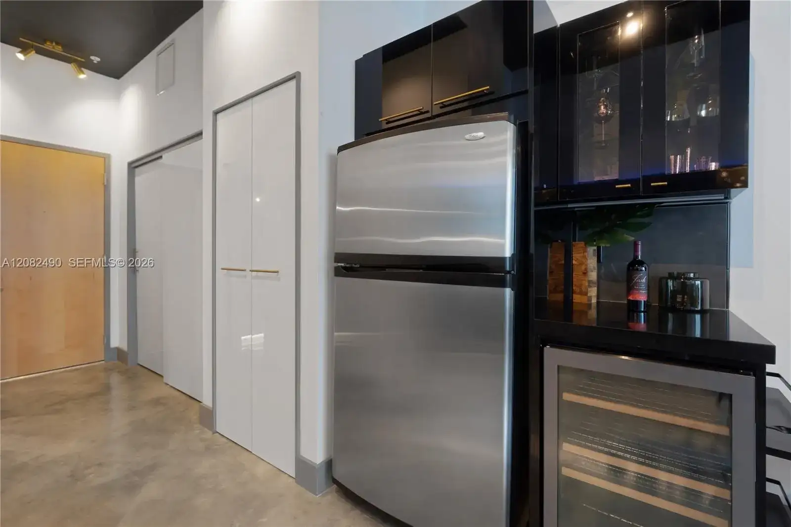 253 NE 2nd St # 314, Miami FL 33132 photo 5
