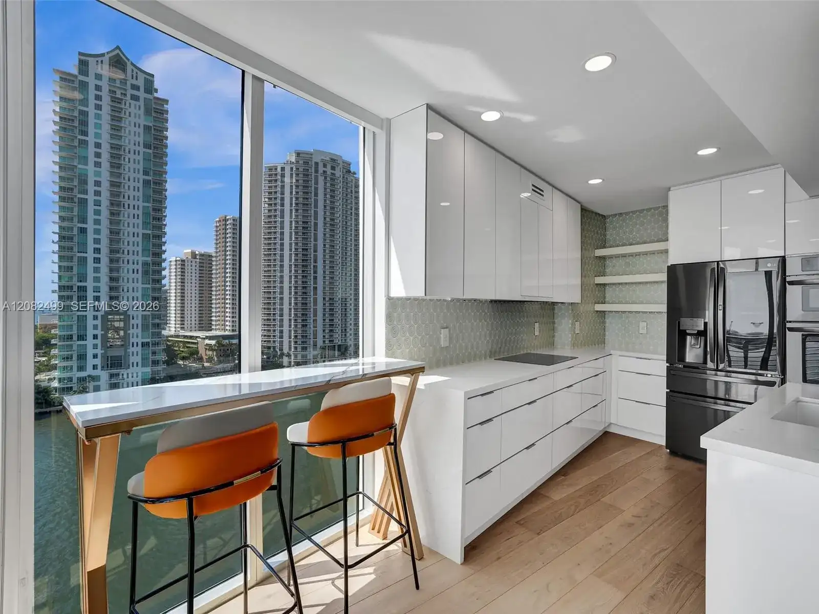 325 S Biscayne Blvd # 1423, Miami FL 33131 photo 3