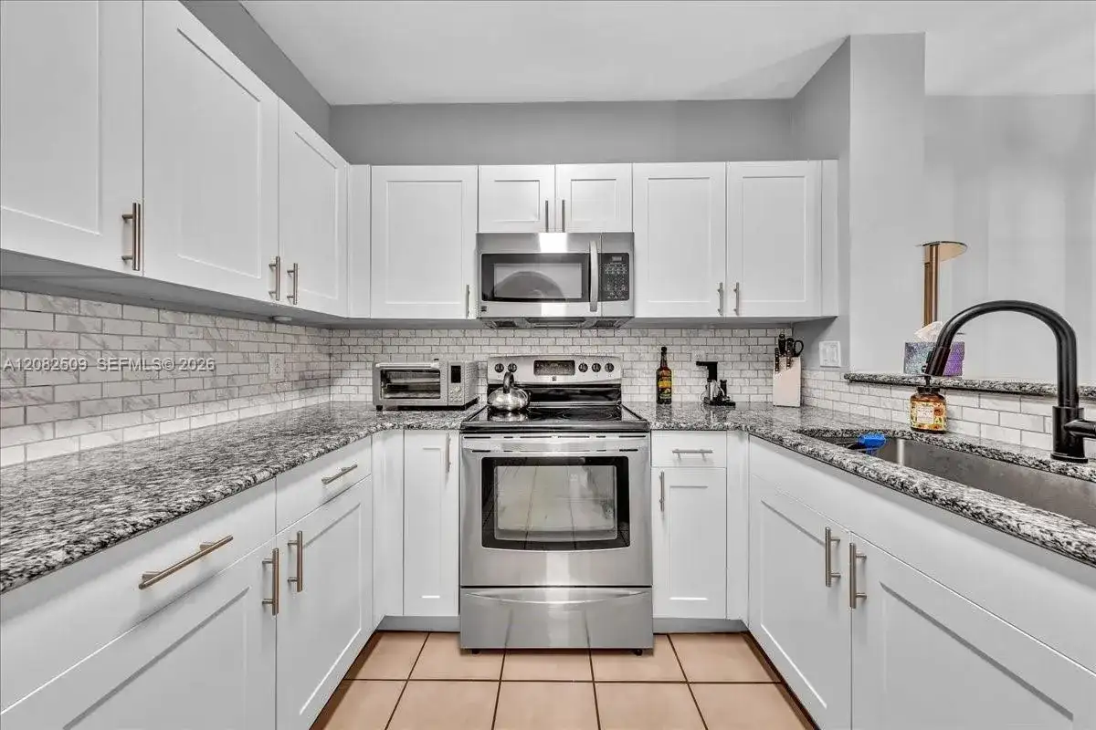 12152 SW 4th St, Pembroke Pines FL 33025 photo 4