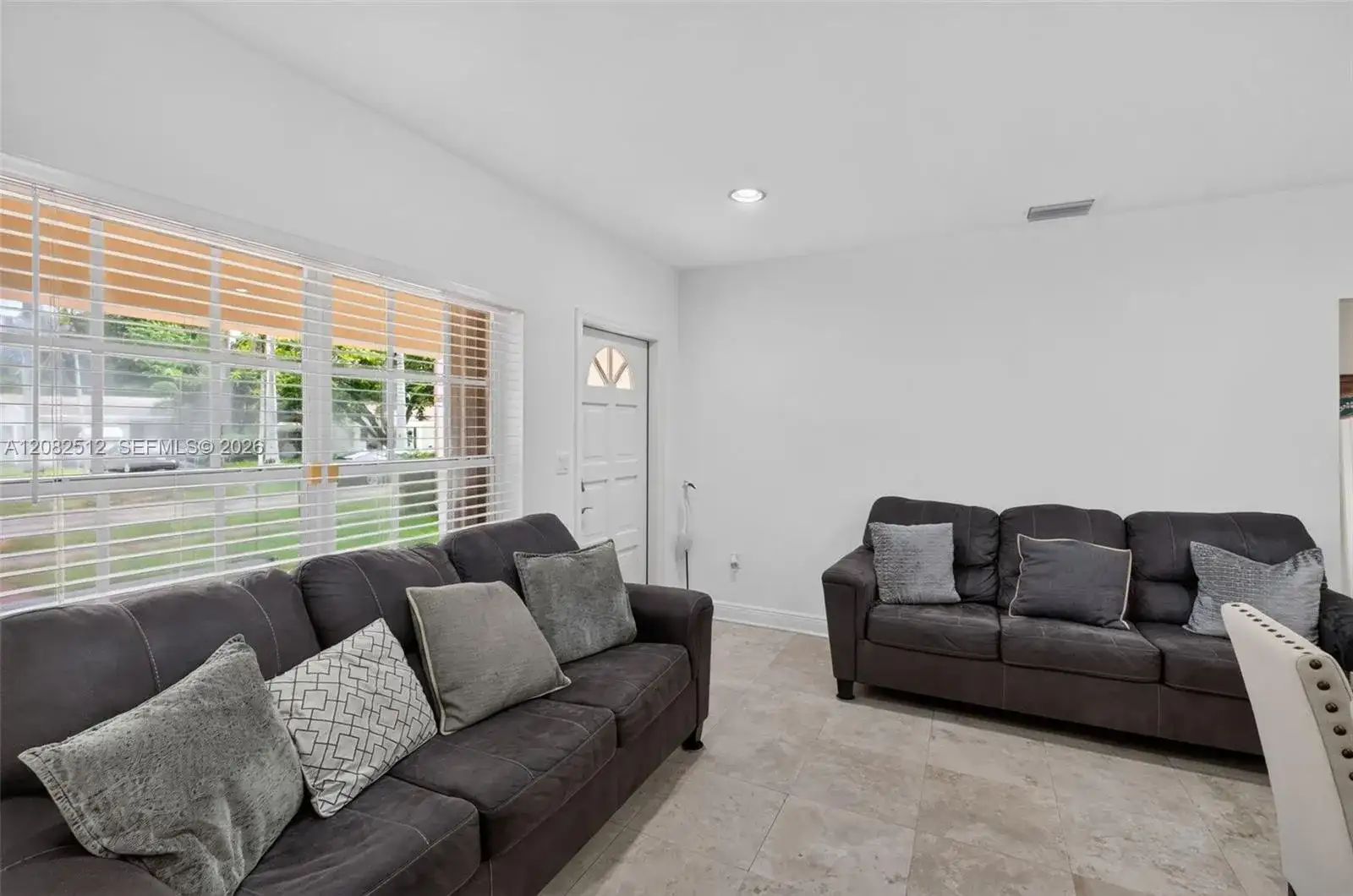 1590 NE 110th St, Miami FL 33161 photo 4