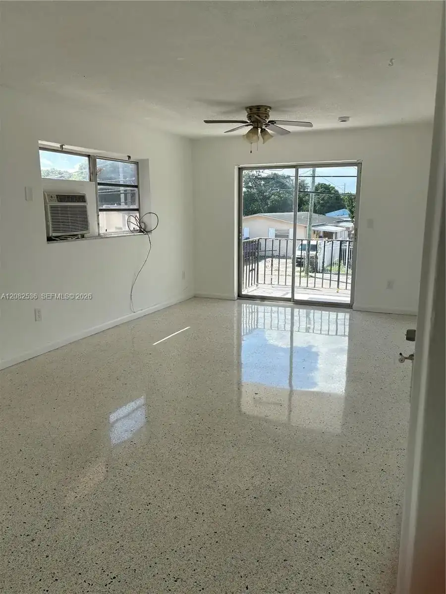 1125 SE 9th Ave # 4, Hialeah FL 33010 photo 4