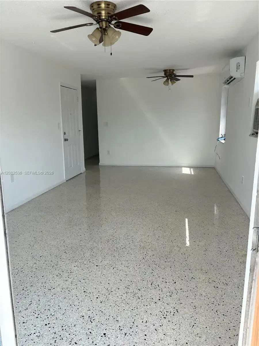 1125 SE 9th Ave # 4, Hialeah FL 33010 photo 5