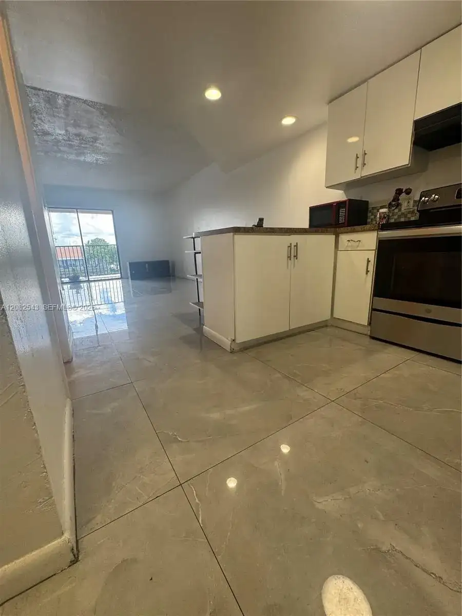 5530 W 26th Ct # 210, Hialeah FL 33016 photo 2