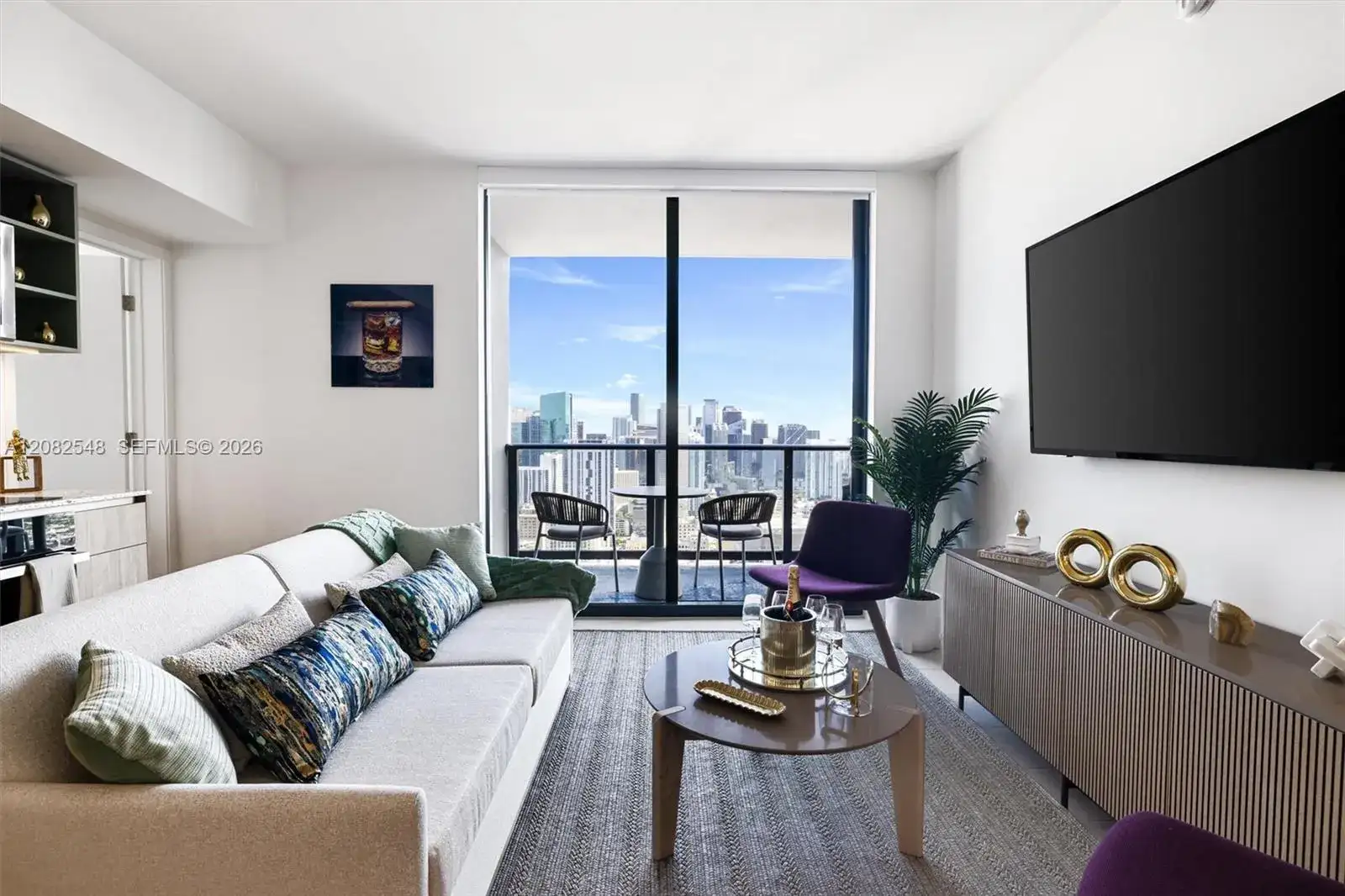159 NE 6th St # 4305, Miami FL 33132 photo 3