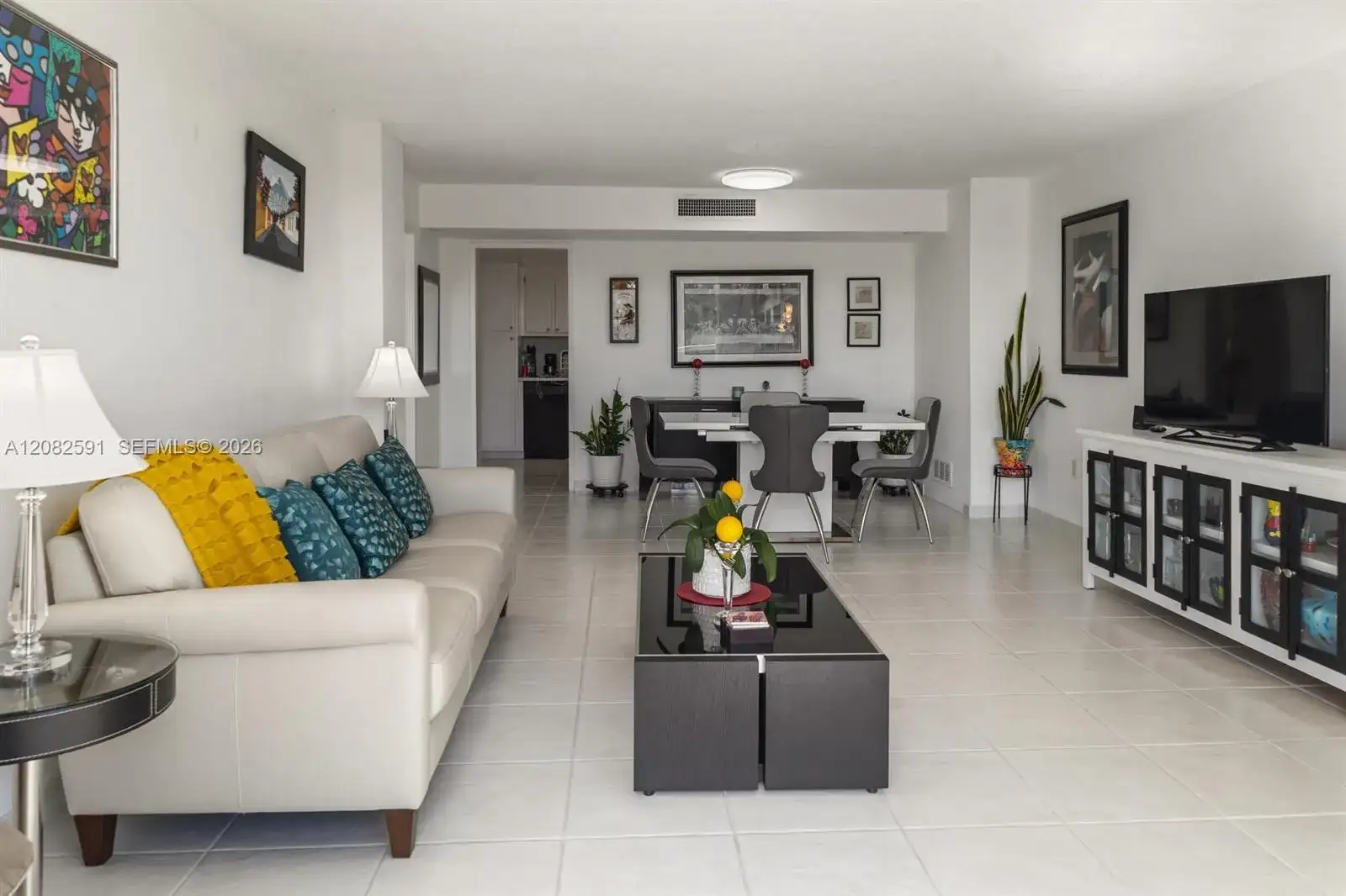 2841 NE 163rd St # 402, North Miami Beach FL 33160 photo 4