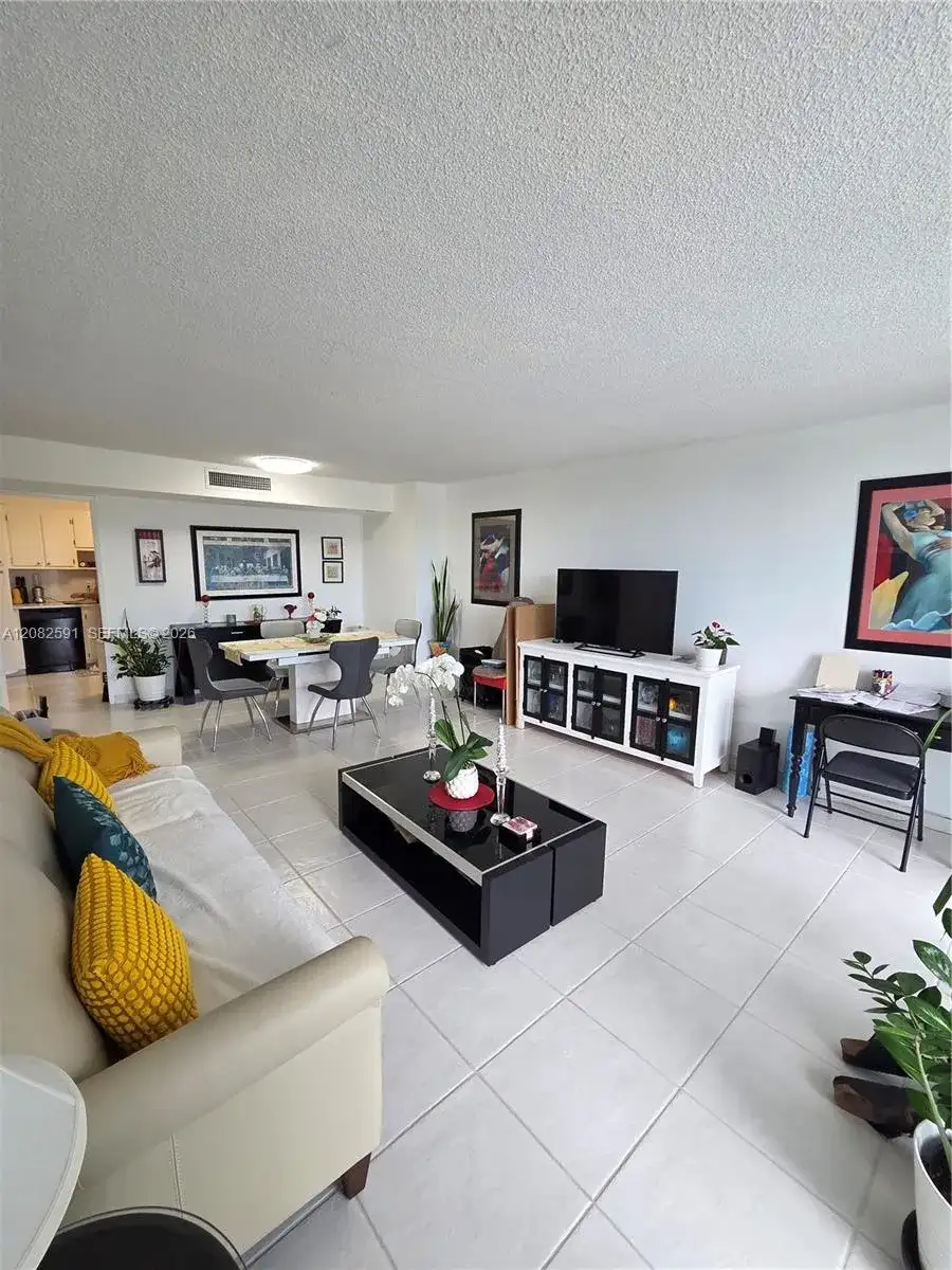 2841 NE 163rd St # 402, North Miami Beach FL 33160 photo 5
