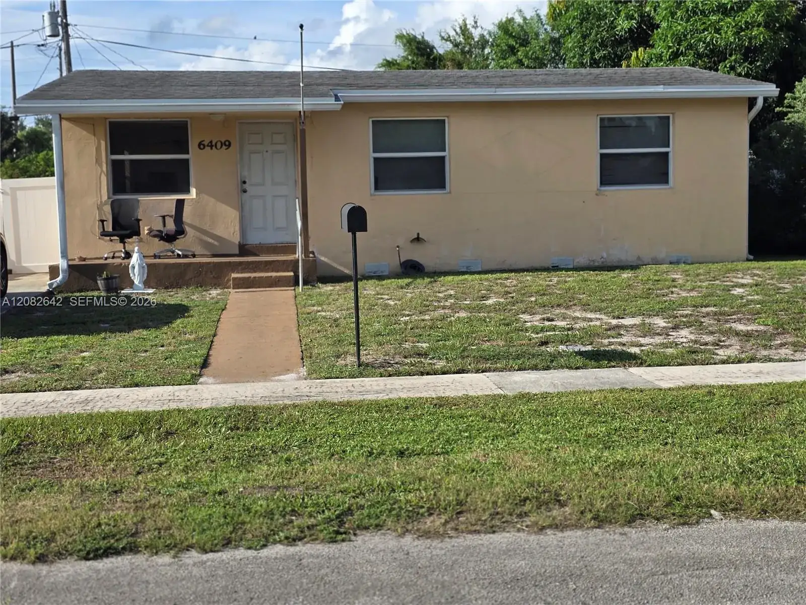 6409 Franklin St, Hollywood FL 33024