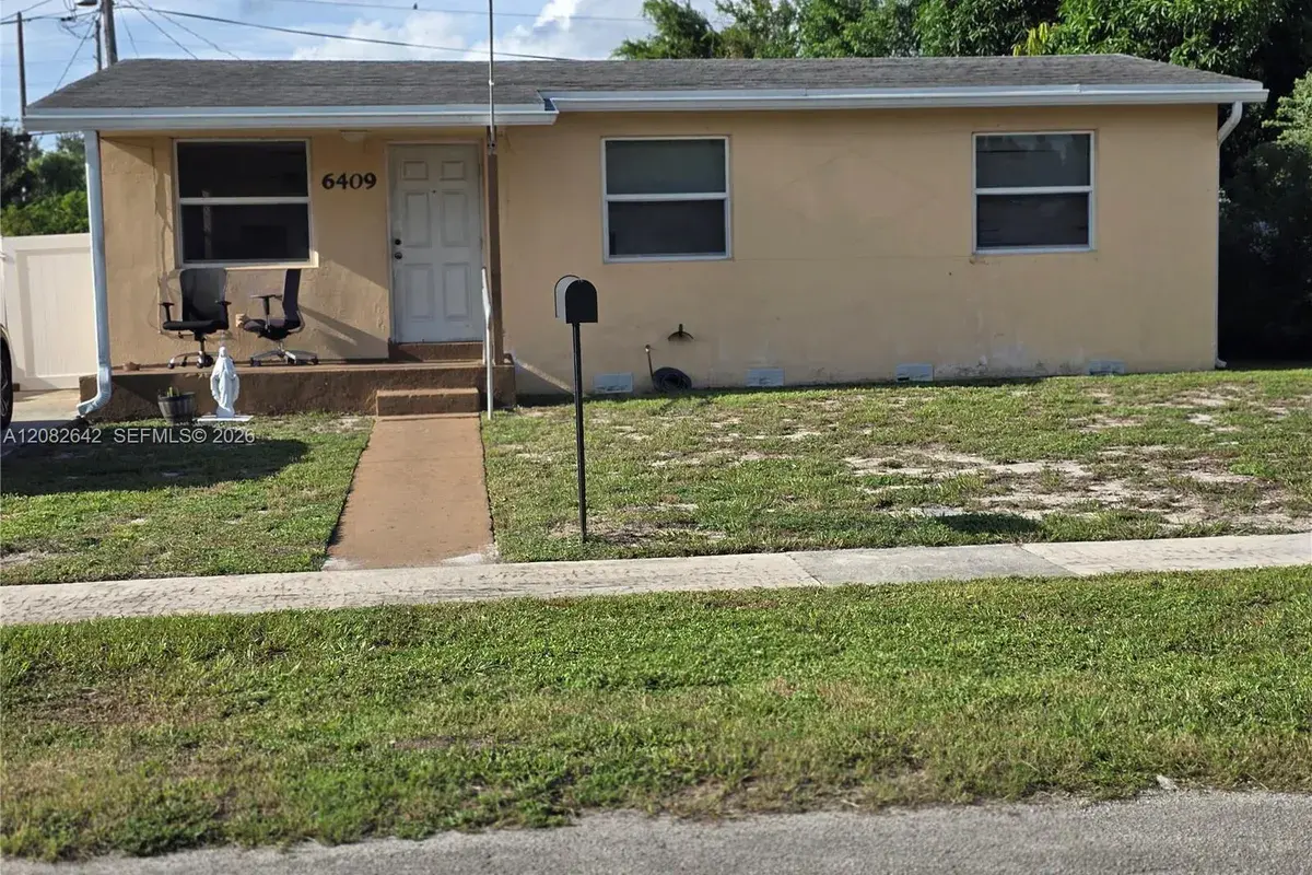 6409 Franklin St, Hollywood FL 33024