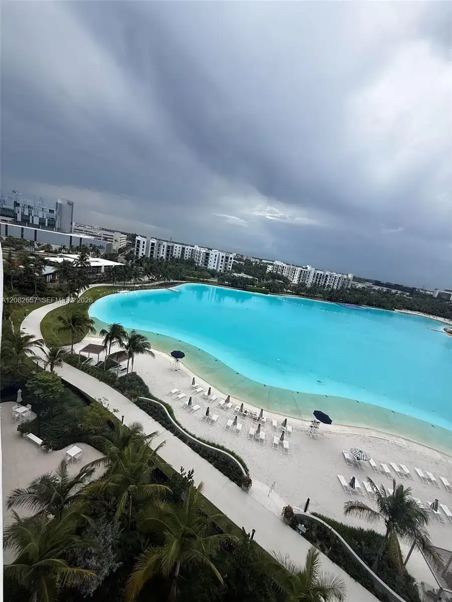 2411 Laguna Circle # 2703, North Miami FL 33181