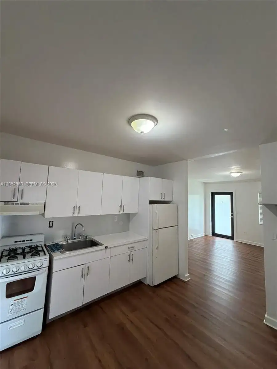 481 NW 30th St # 2, Miami FL 33127 photo 2