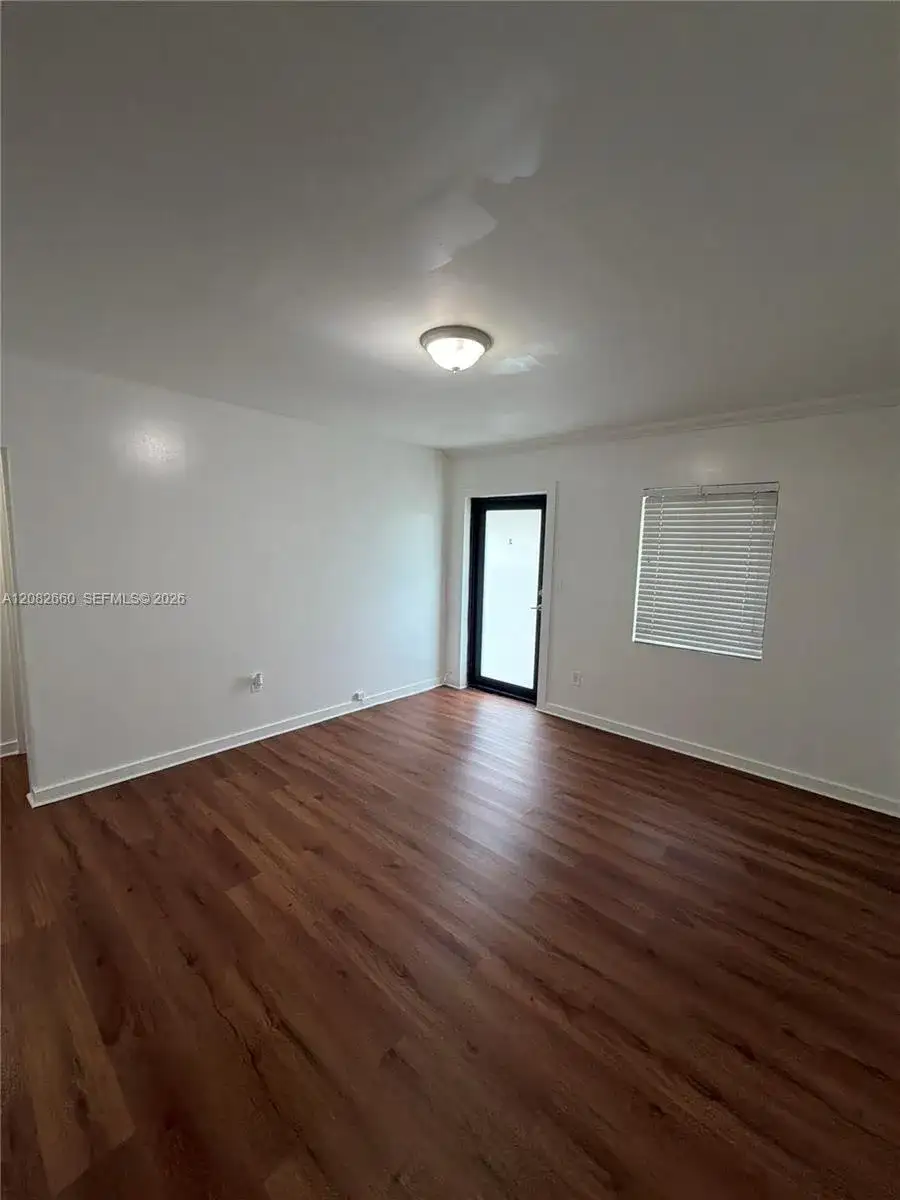 481 NW 30th St # 2, Miami FL 33127 photo 4