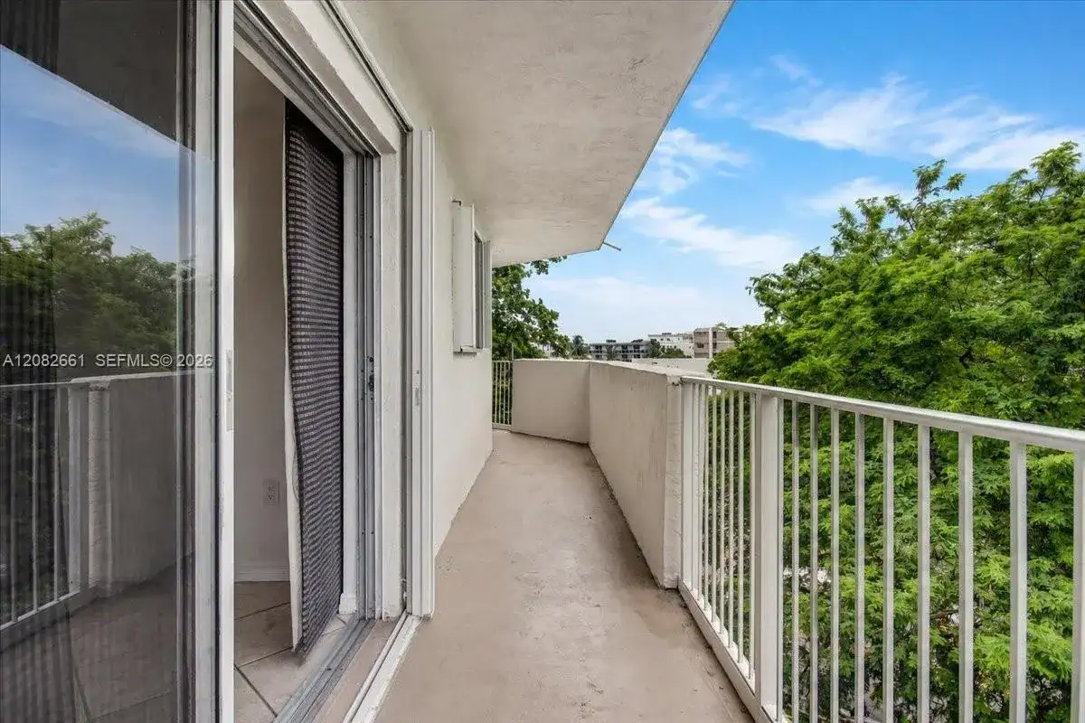 1975 Normandy Dr # 303, Miami Beach FL 33141 photo 4