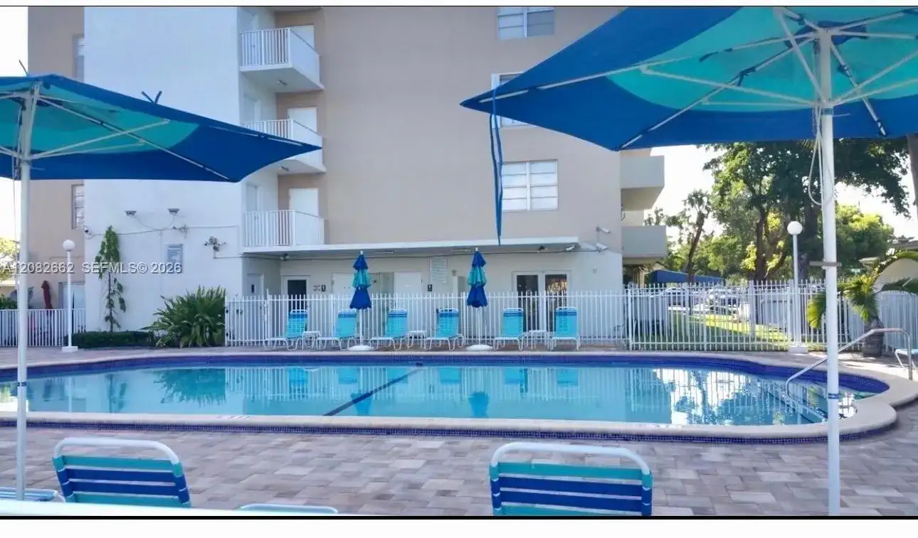 1455 N Treasure Dr # 4M, North Bay Village FL 33141 photo 2