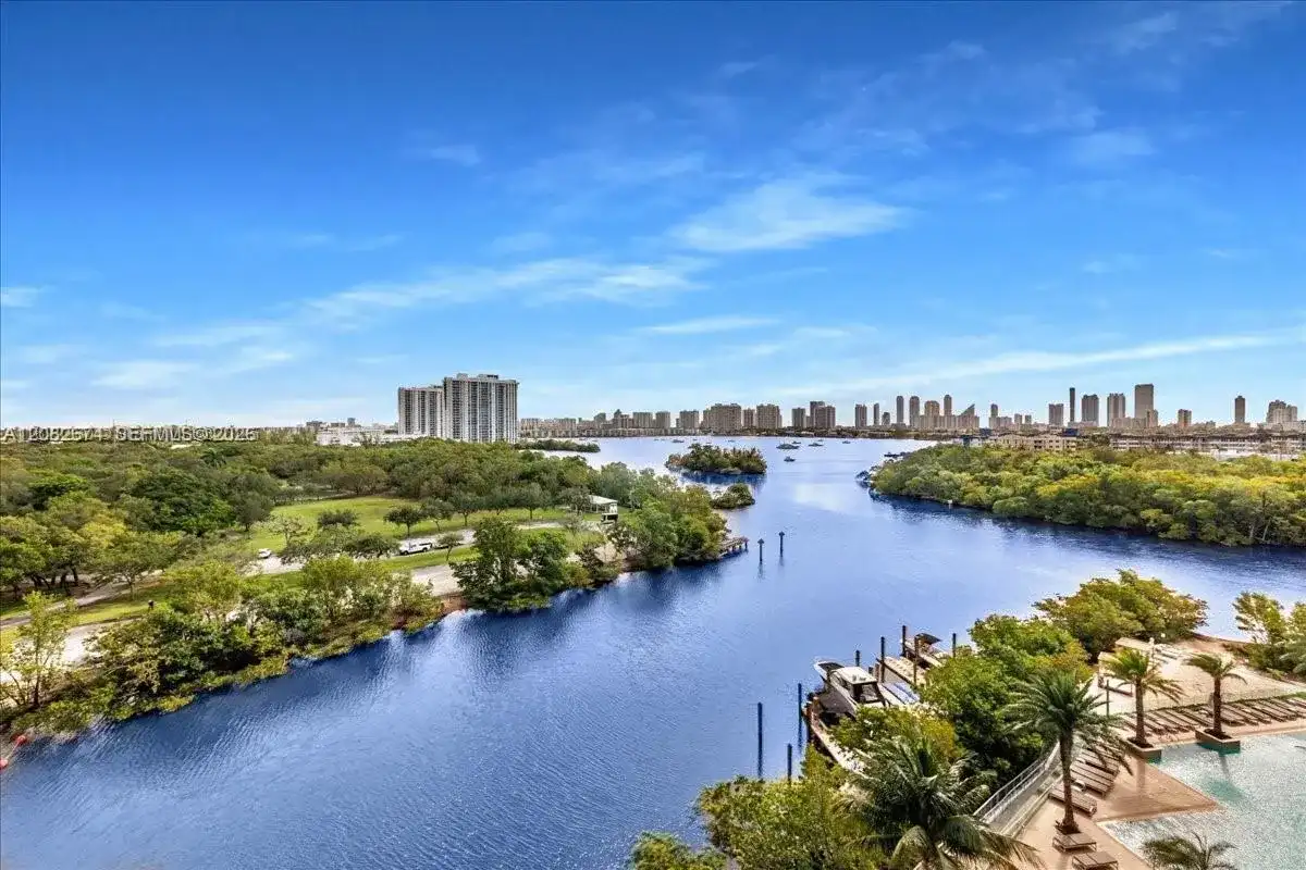 16385 Biscayne # 804, North Miami Beach FL 33160