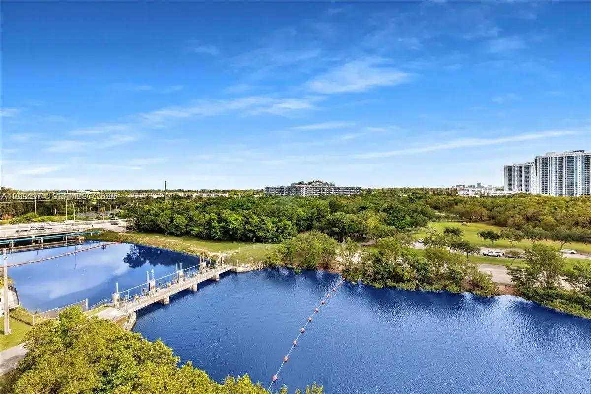 16385 Biscayne # 804, North Miami Beach FL 33160 photo 3
