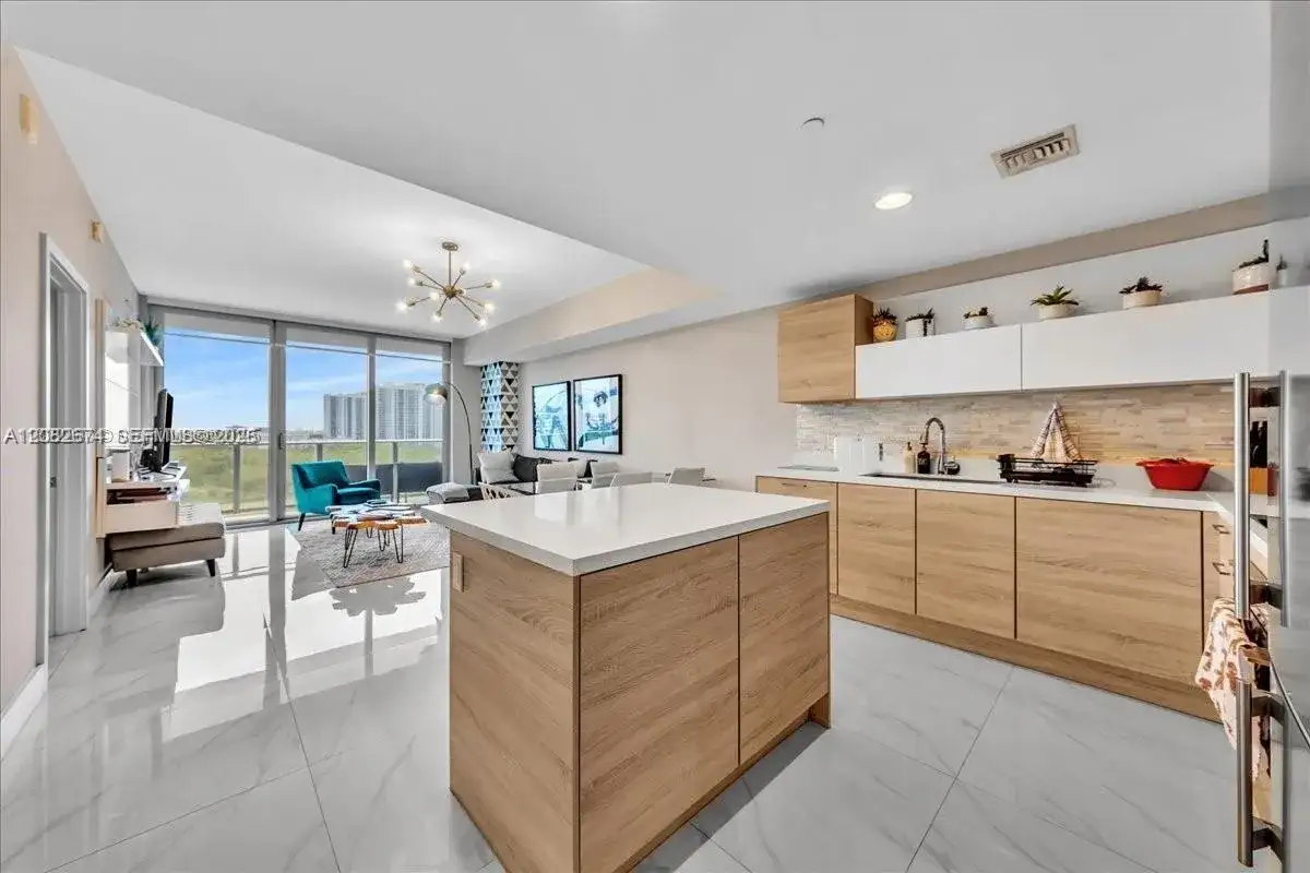 16385 Biscayne # 804, North Miami Beach FL 33160 photo 5