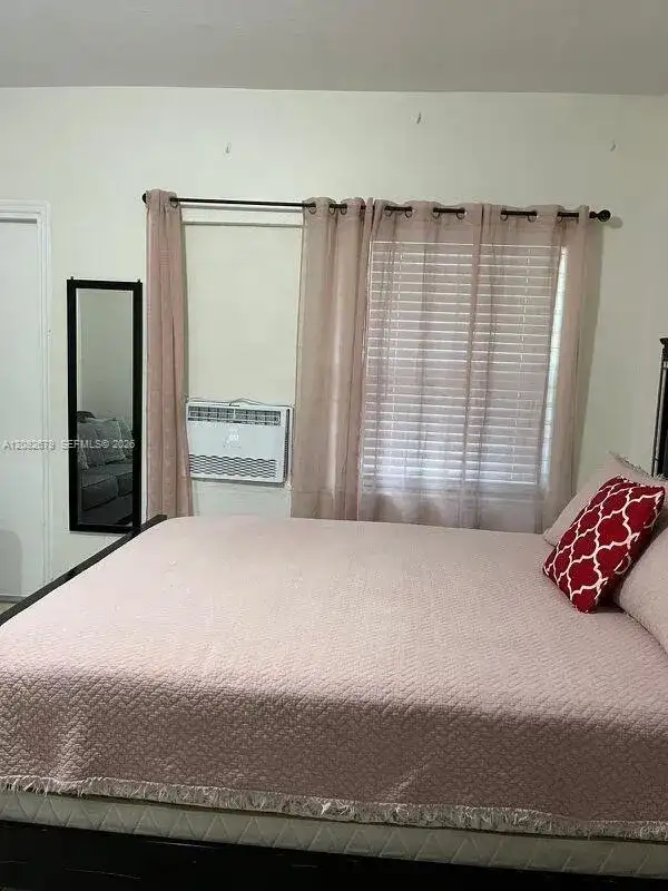 730 SW 10th St # 1, Miami FL 33130 photo 3