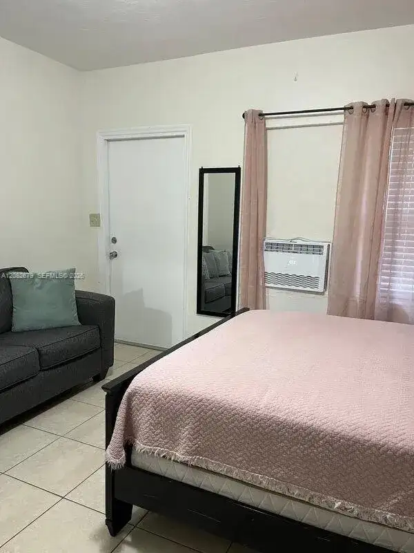 730 SW 10th St # 1, Miami FL 33130 photo 4