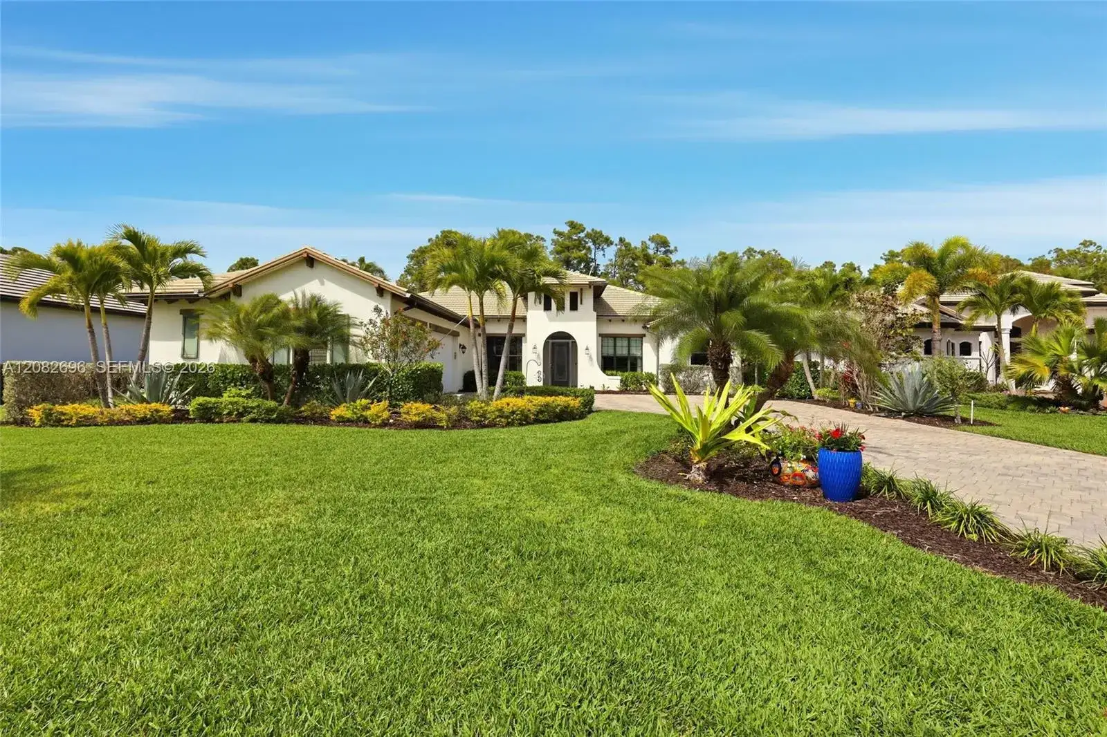 2303 Somerset Pl, Other City - In The State Of Florida FL 34120 photo 3