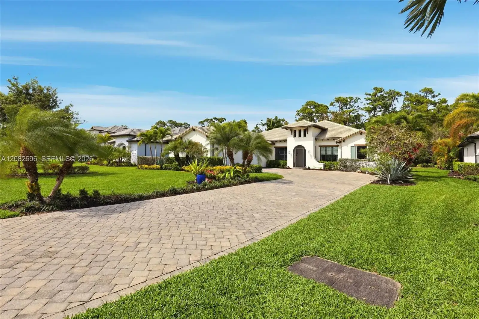 2303 Somerset Pl, Other City - In The State Of Florida FL 34120 photo 4