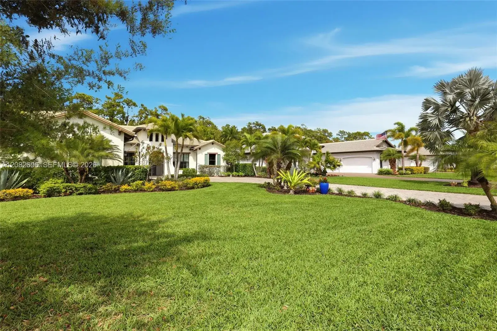2303 Somerset Pl, Other City - In The State Of Florida FL 34120 photo 5