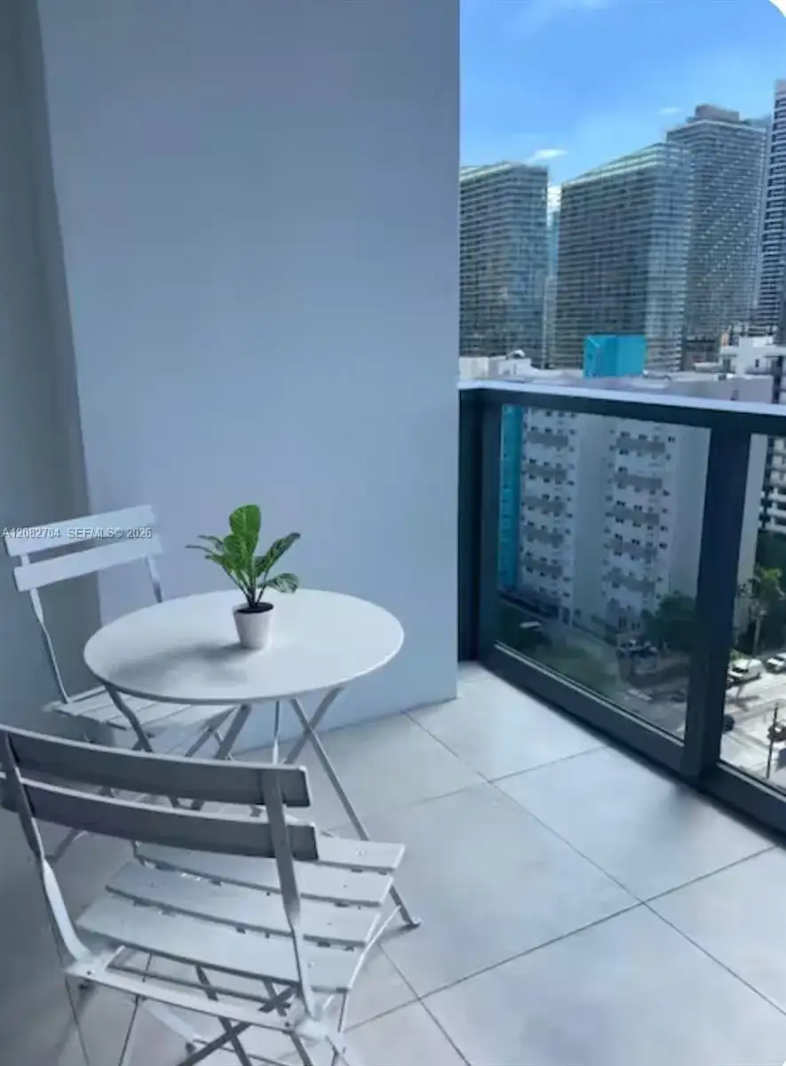 239 SW 9th St # 1501, Miami FL 33130 photo 3