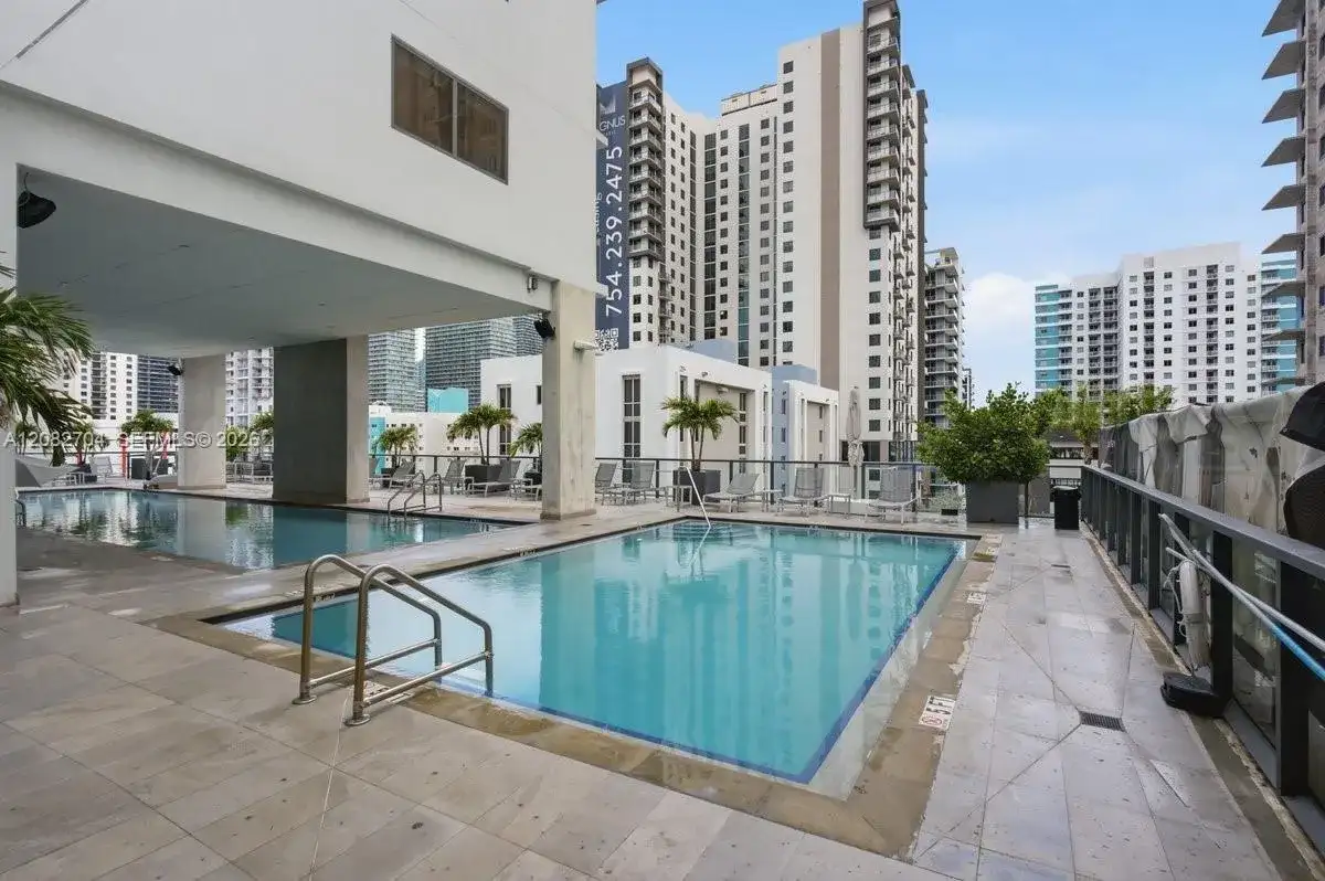 239 SW 9th St # 1501, Miami FL 33130 photo 5