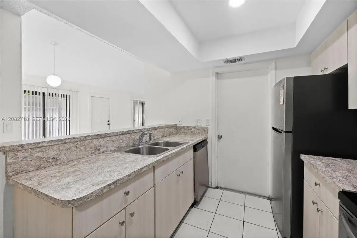 7425 SW 13th St, North Lauderdale FL 33068 photo 4
