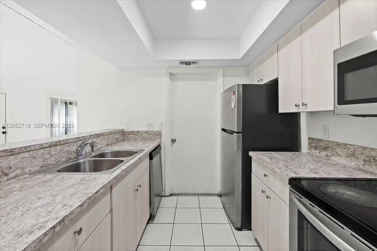 7425 SW 13th St, North Lauderdale FL 33068 photo 5