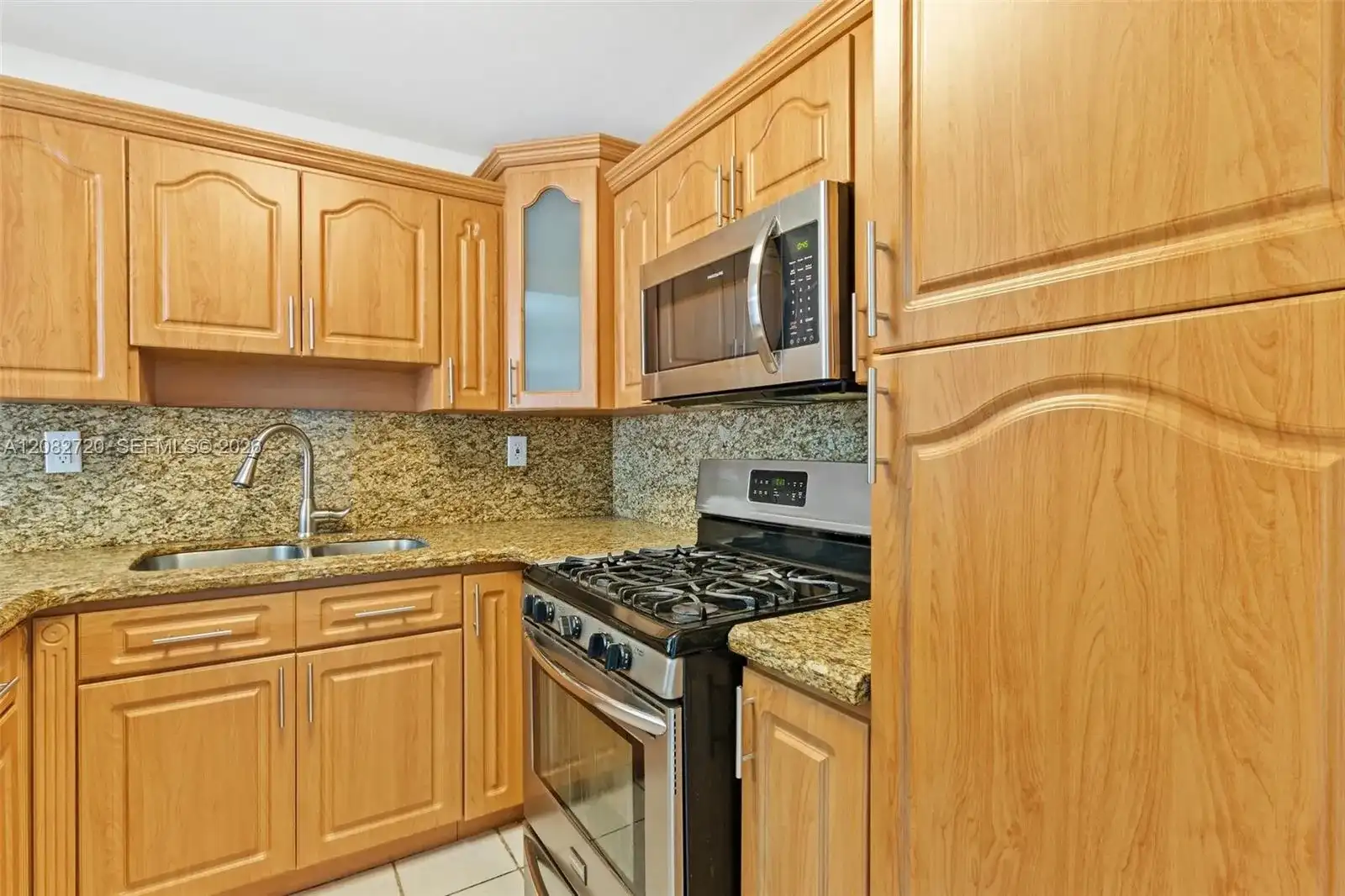 1300 W 47th Pl # 223, Hialeah FL 33012