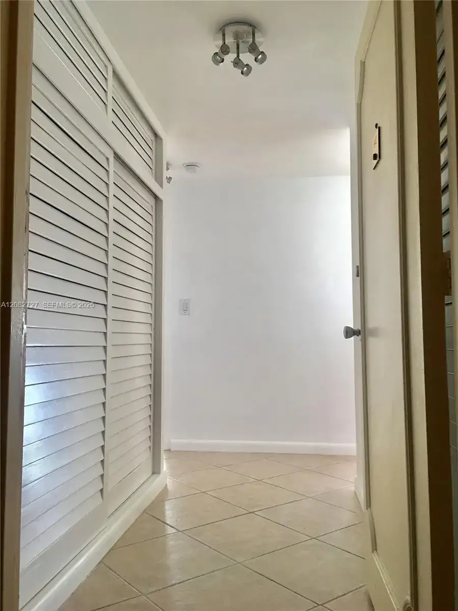 1408 Brickell Bay Dr # 912, Miami FL 33131 photo 4